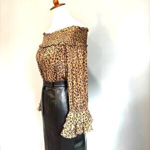 CeCe Leopard Print Off Shoulder Ruffle Blouse S Mob Wife Maximalist Cheetah